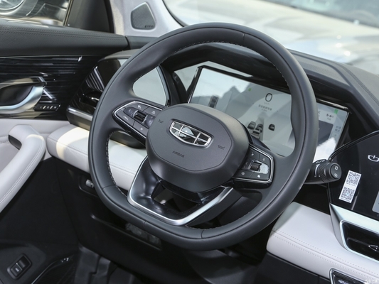 左方向車 ジーリー・シンギュエ L 車 ジーリー・モンジャロ 2.0TD スカイリムSUV ガソリン車