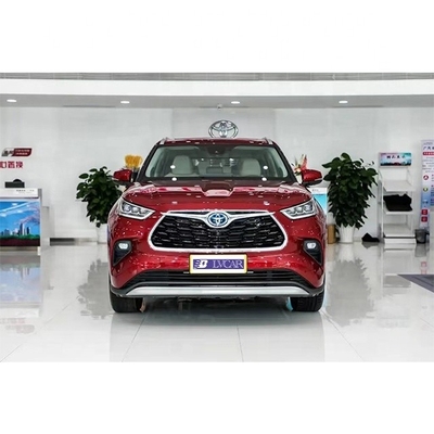 2023 トヨタ ハイランダーのタッチスクリーンで 未来の運転を体験