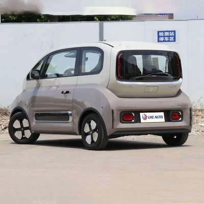スタイリッシュなウーリング自動車 バオジャン キウイ 最新の成人用電気自動車 2024年