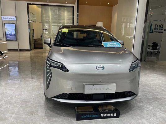 s 2023 AION Y Plus エナジ SUV 400-600kmの走行距離とダークインテリアカラーシート5