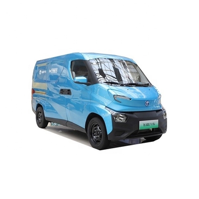 2022年モデル 純電動車 290kmの走行距離と革のシート