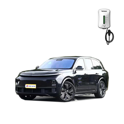 電気運転席調節とライトインテリアを備えた豪華SUV