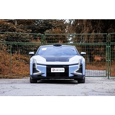 電気自動車のハイフィー 650kmの走行距離と 0.75時間の充電時間