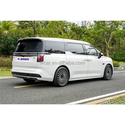 ZEEKR 009 6人座豪華MPV 116kWhバッテリー容量と0.5時間の充電時間