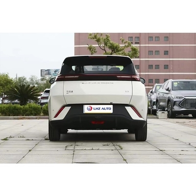 4メートルの5人座小型SUV BYD シガールミニ 405kmの走行距離と0.5時間の充電時間