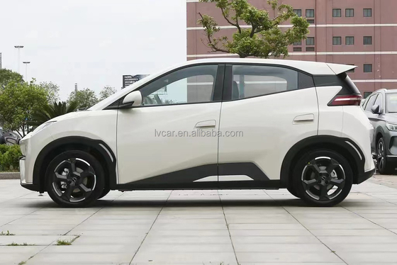 2023 BYD シガール 5ドア 4人乗り 電動車 30.08kWh 電池容量